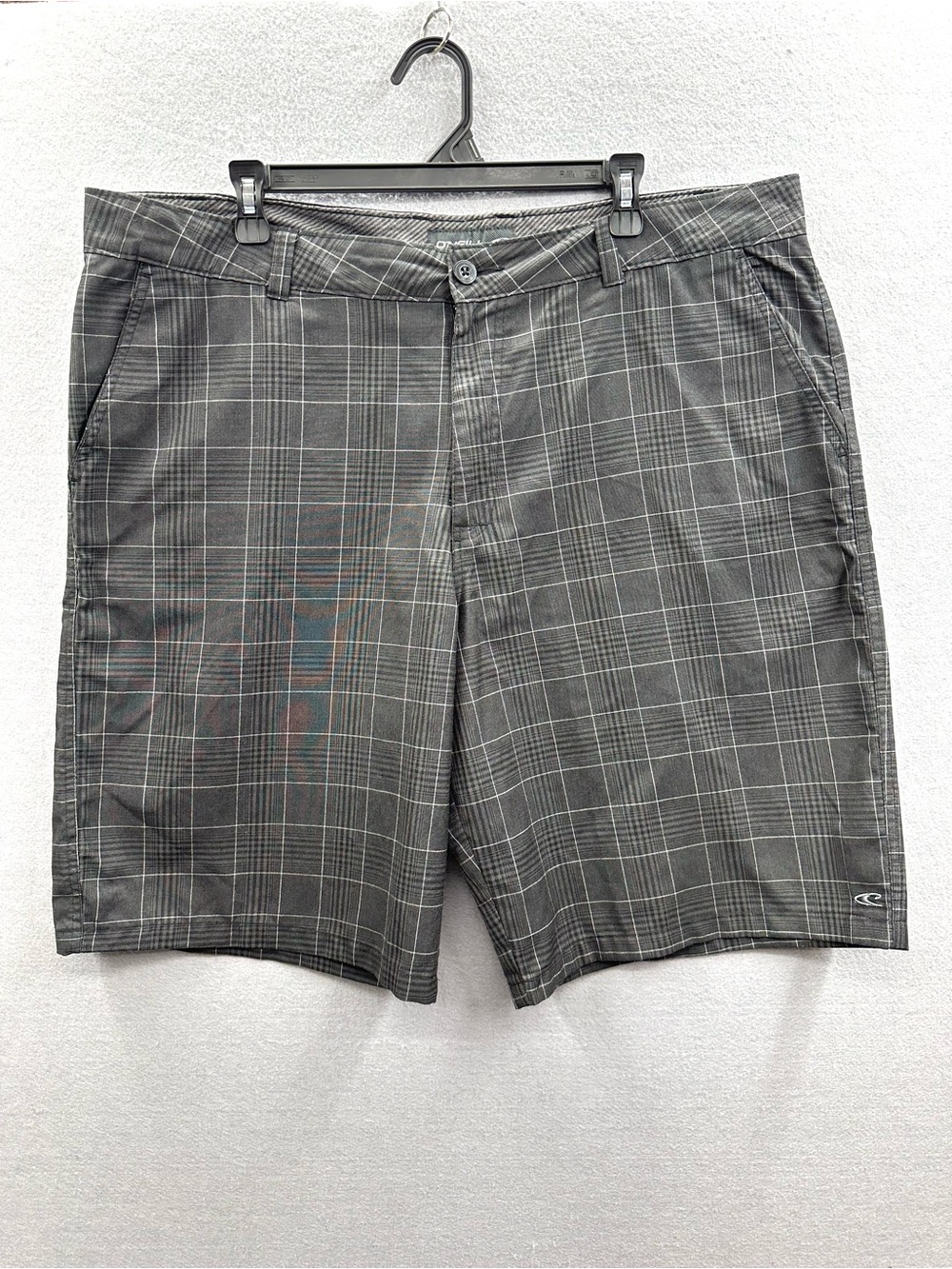 O’Neill Men’s Black Plaid Relaxed Shorts Size 40 Slash Pockets Flat Front Golf